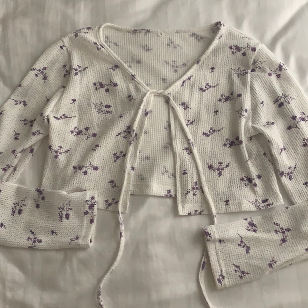 White tie top with purple flowers
